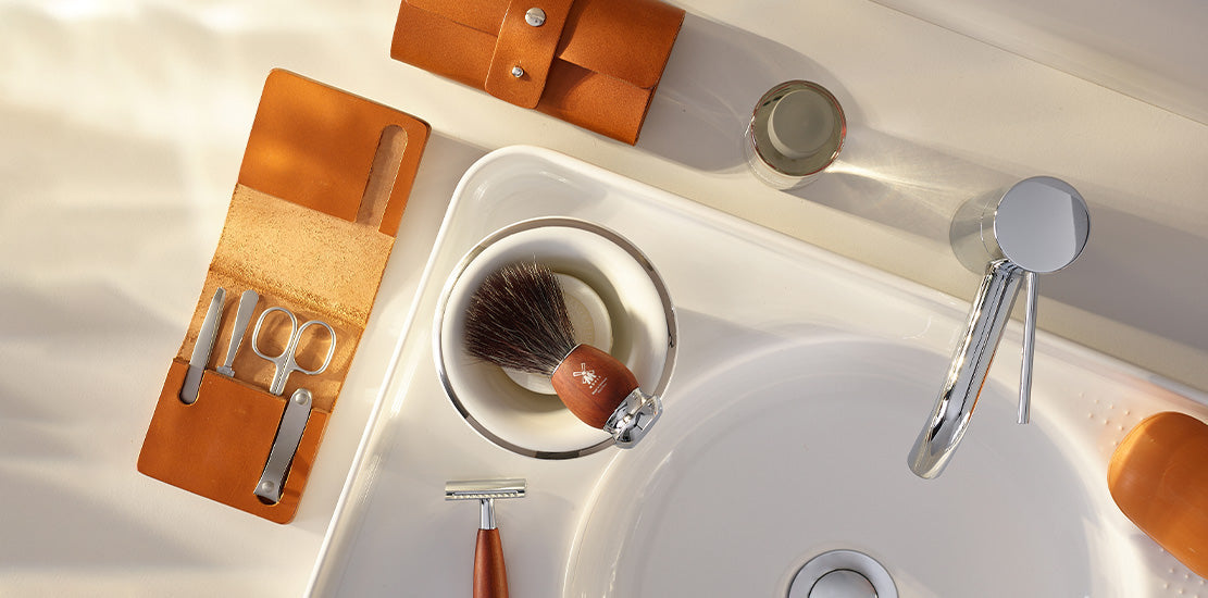 MÜHLE TRAVEL Manicure Set in Cowhide Case