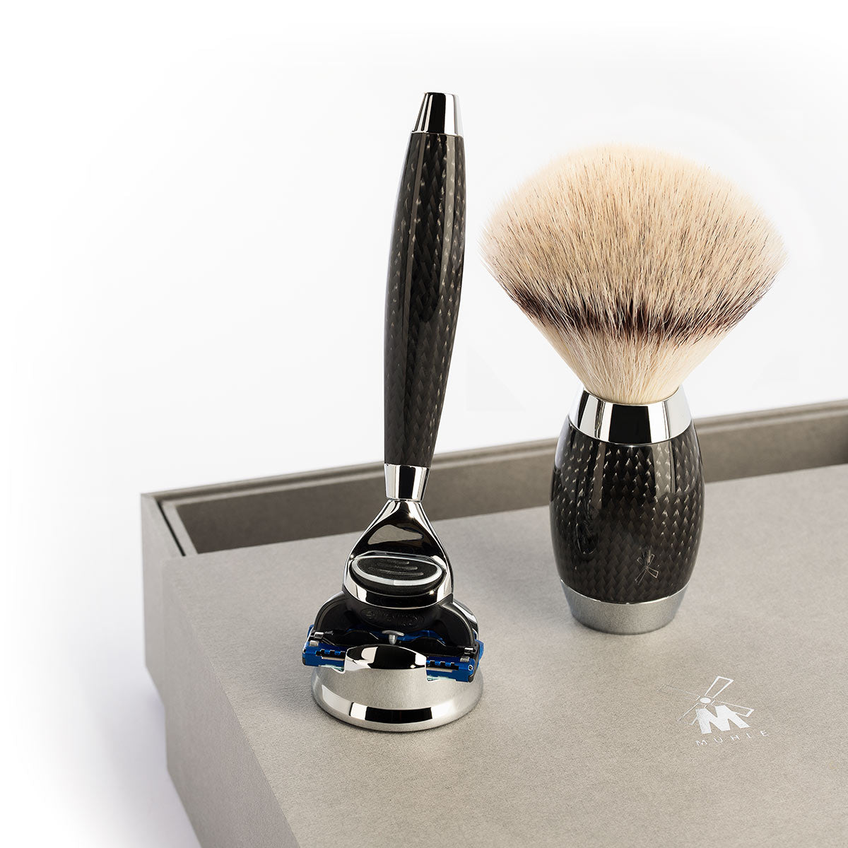 MUHLE EDITION Carbon Silvertip Fibre Shaving Brush and Gillette Fusion Razor Set